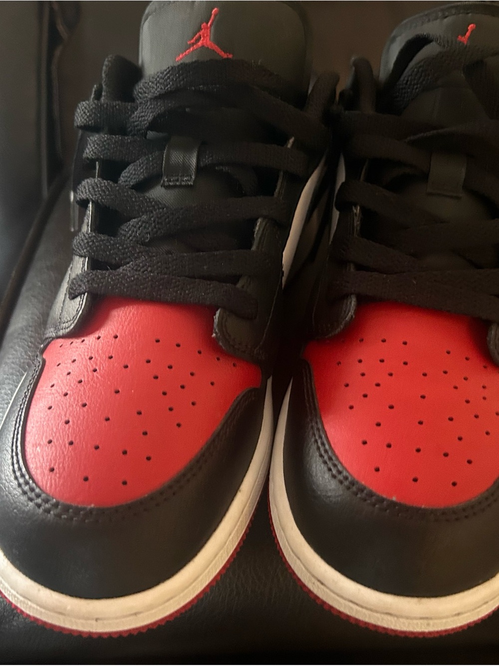 Jordan Low-Top Sneaker in Black and Red